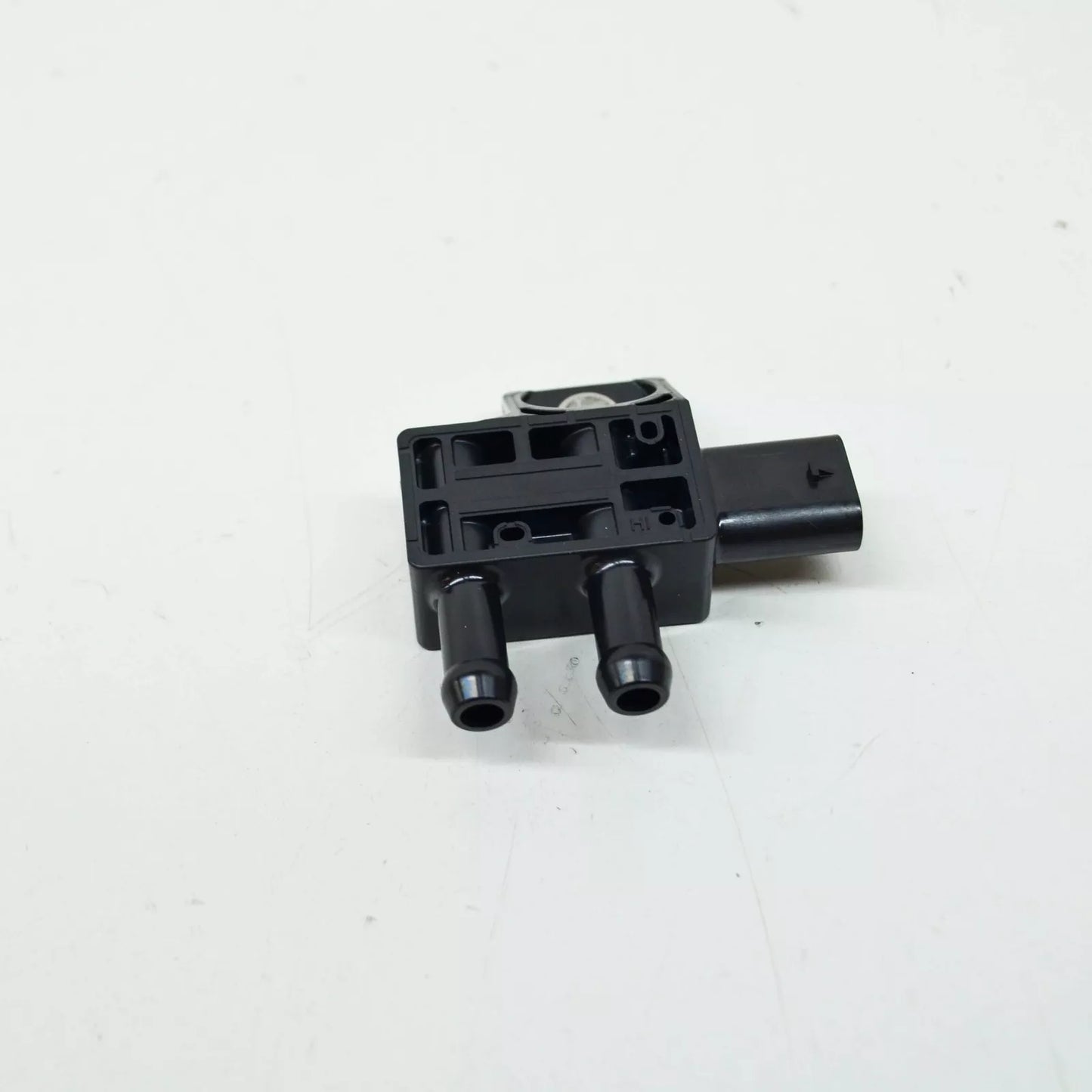 NEW BMW 1 F21 DPF PRESSURE SENSOR 13628570686 ORIGINAL