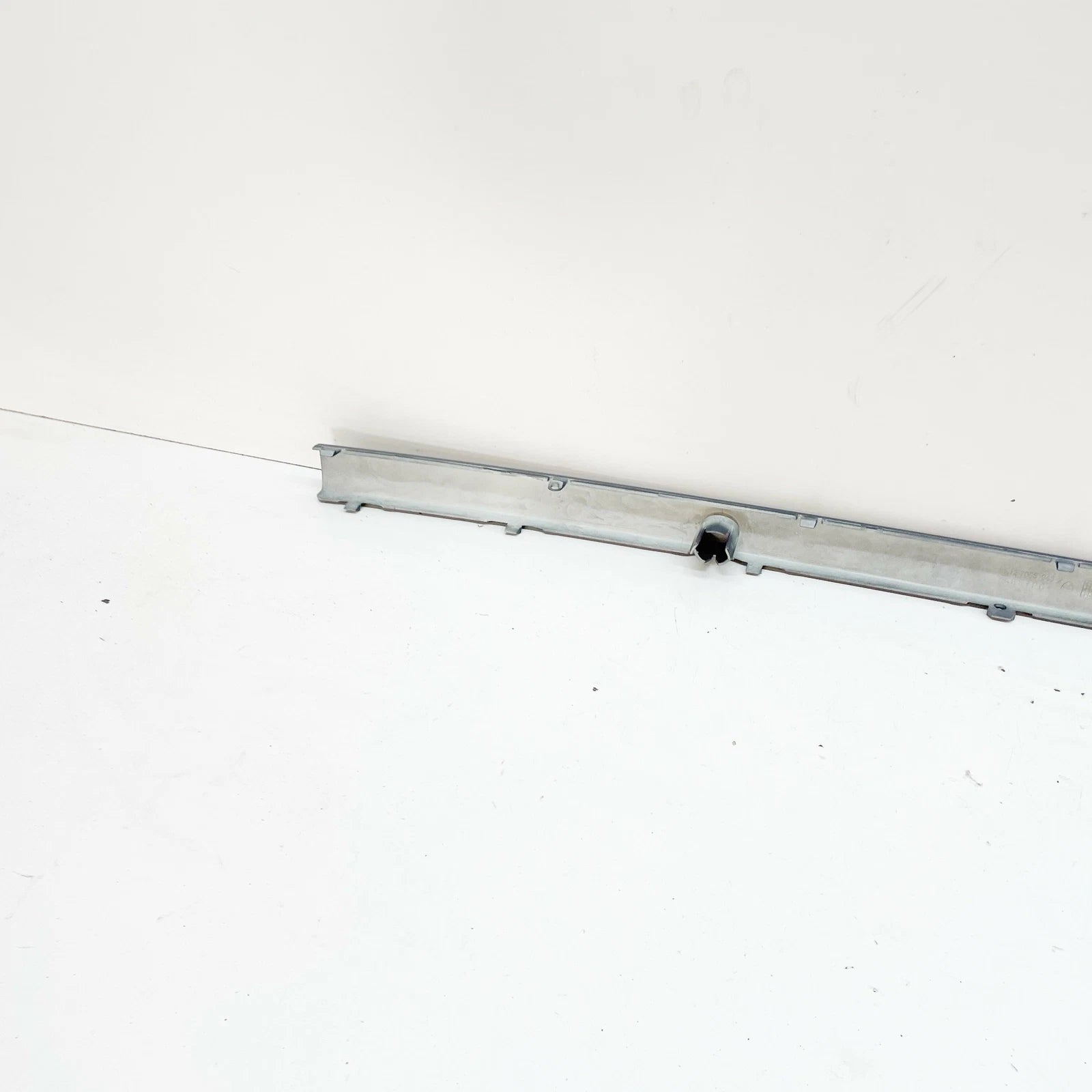 NEW BMW 5 E39 REAR BUMPER GUARD TRIM 7005944 51127005944 ORIGINAL