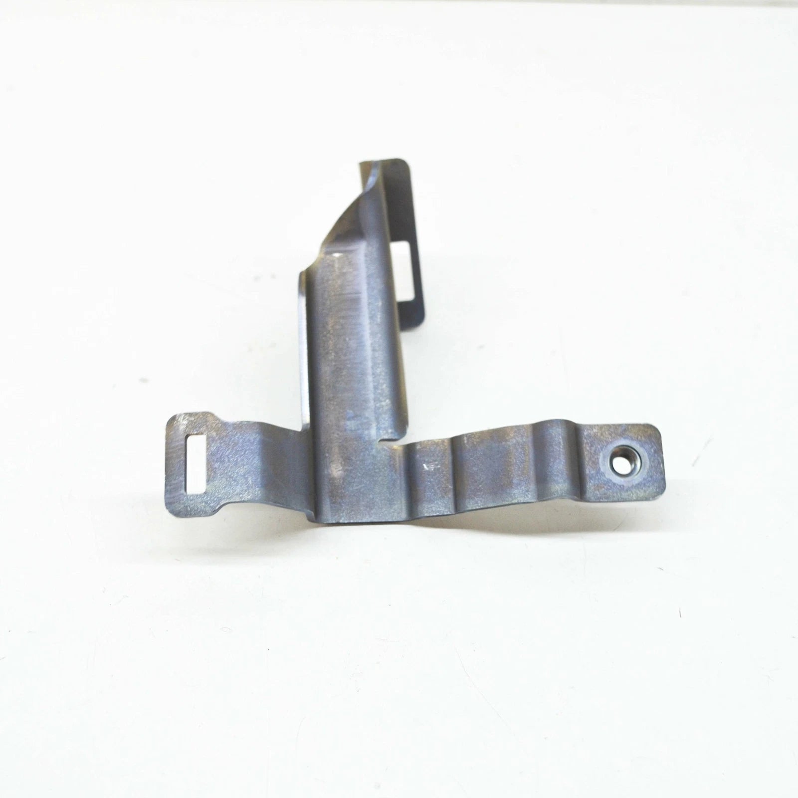 NEW MERCEDES-BENZ C W205 AUXILIARY PUMP UPPER BRACKET RIGHT A2056223000 ORIGINAL