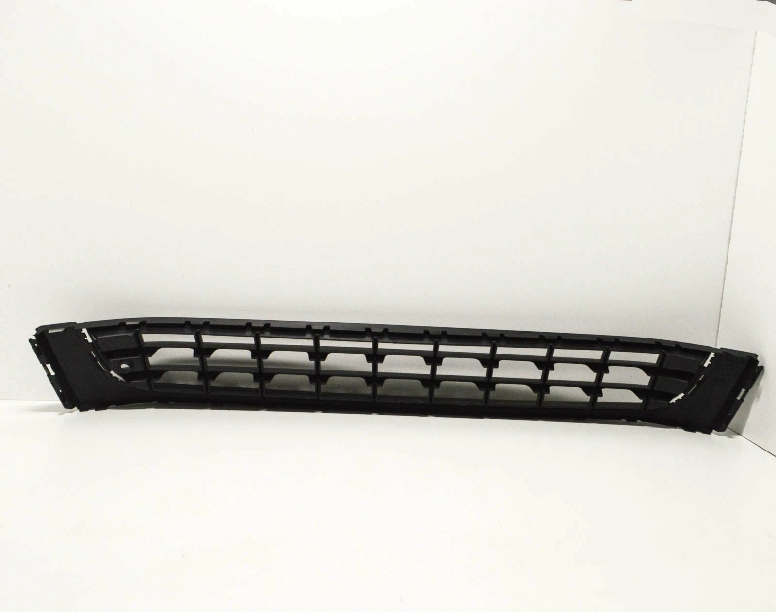 NEW VOLKSWAGEN AMAROK 2H FRONT BUMPER LOWER GRILLE 2HH8536779B9 2014