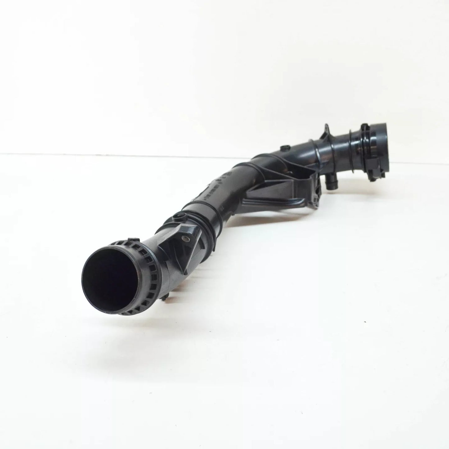 NEW MERCEDES-BENZ GLB X247 INTERCOOLER TURBOCHARGER HOSE A2600900700 ORIGINAL