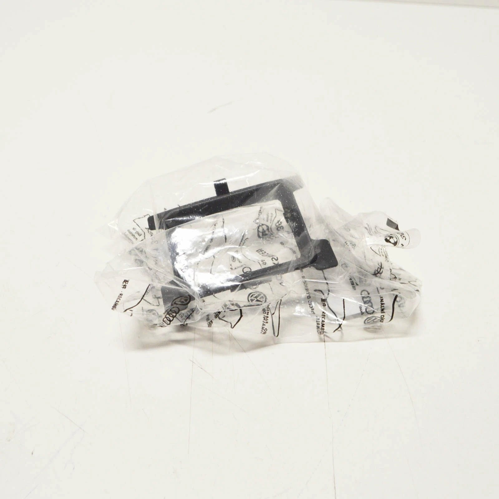 NEW AUDI A3 8V CABRIO RADAR SENSOR COVER TRIM 8V0907224C 2019 ORIGINAL