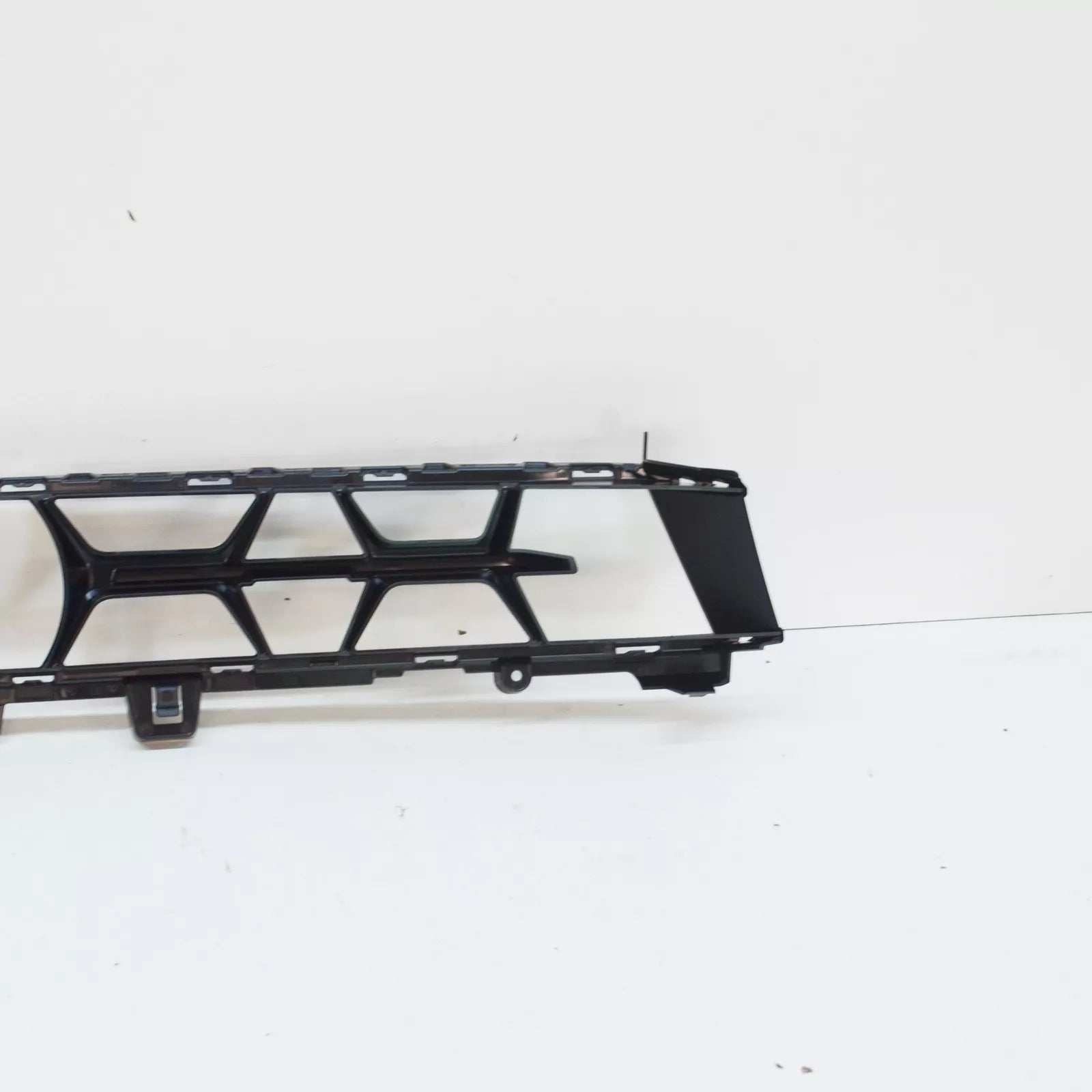NEW BMW X6G06 FRONT CENTER LOWER BUMPER GRILLE 7446164 51117446164 ORIGINAL