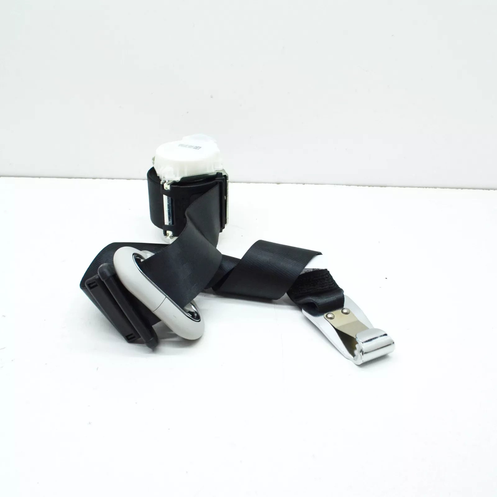 NEW VOLKSWAGEN CADDY 2K REAR RIGHT SEATBELT 2K5857816ARYV ORIGINAL