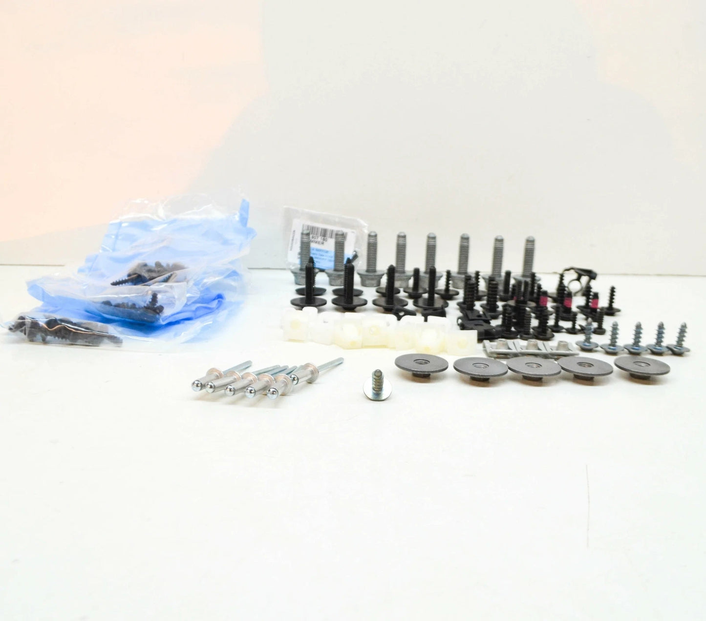 NEW AUDI A6 C8 FRONT BUMPER COVER HARDWARE FIXING PARTS KIT 4K0098623