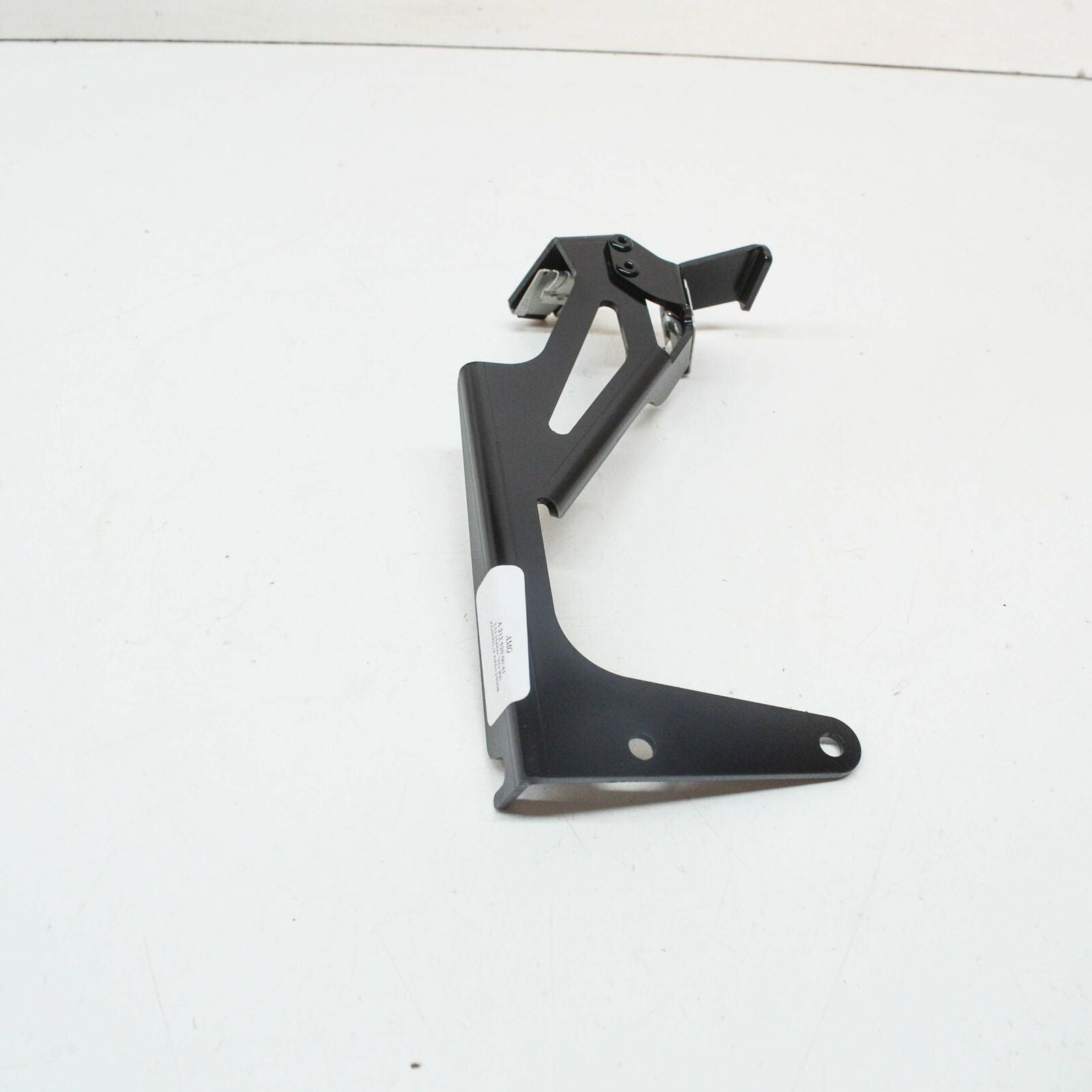 NEW MB C W204 FRONT RIGHT RADIATOR SUPPORT SHIELD BRACKET A2125200041 ORIGINAL