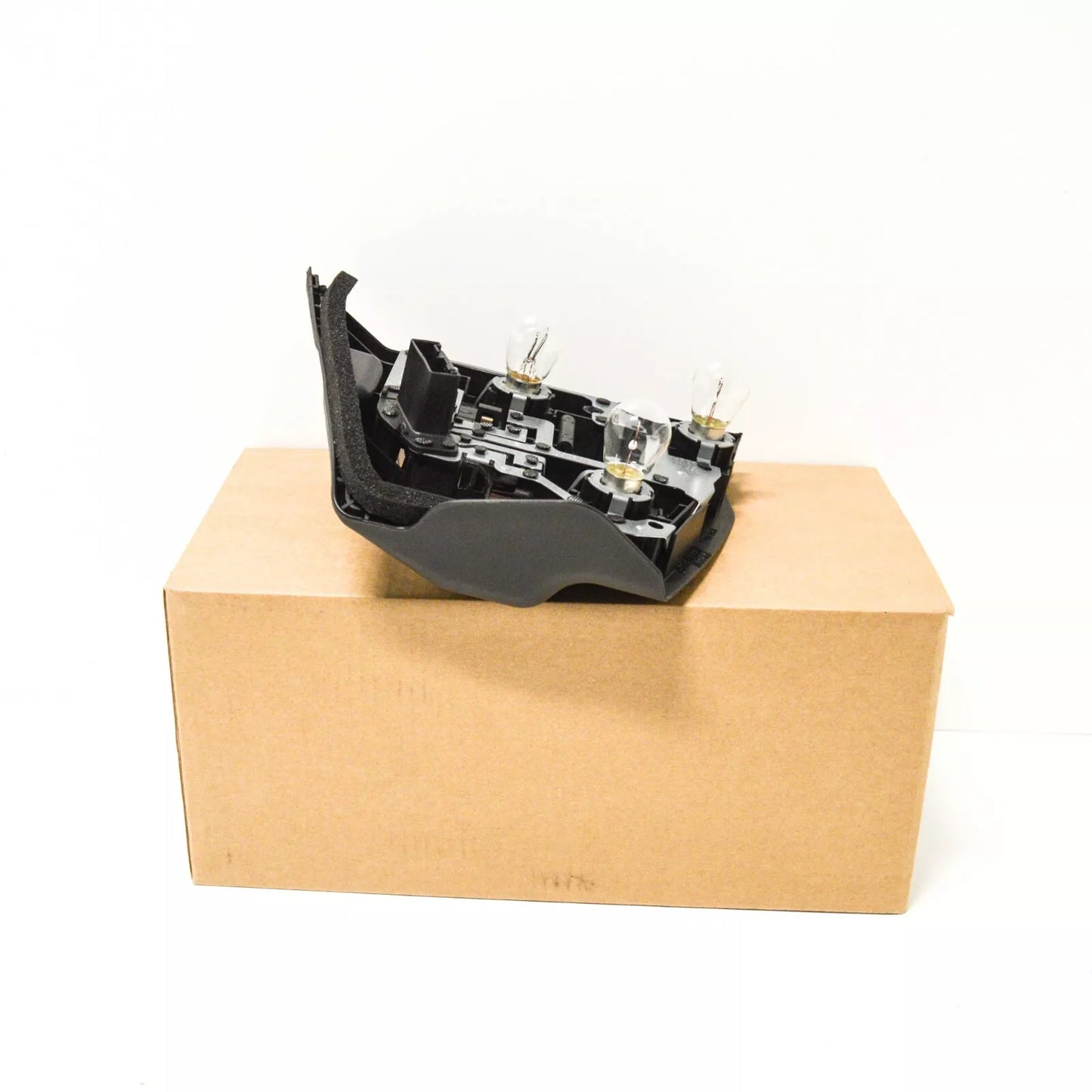 NEW BMW 3 E46 REAR LEFT TAILLIGHT BULB HOLDER 63217165955 7165955 ORIGINAL