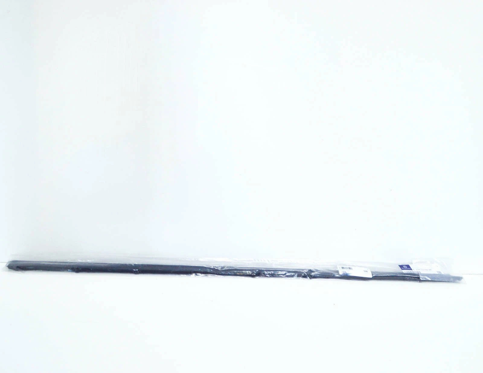 NEW MERCEDES-BENZ E COUPE C238 FRONT RIGHT DOOR SEAL A2387276200 ORIGINAL