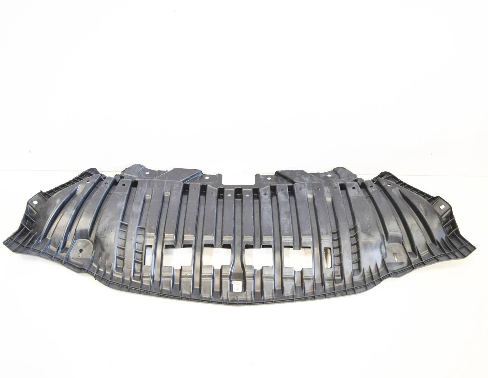 NEW MERCEDES-BENZ C-CLASS W205 ENGINE UNDER COVER A2055200200 ORIGINAL