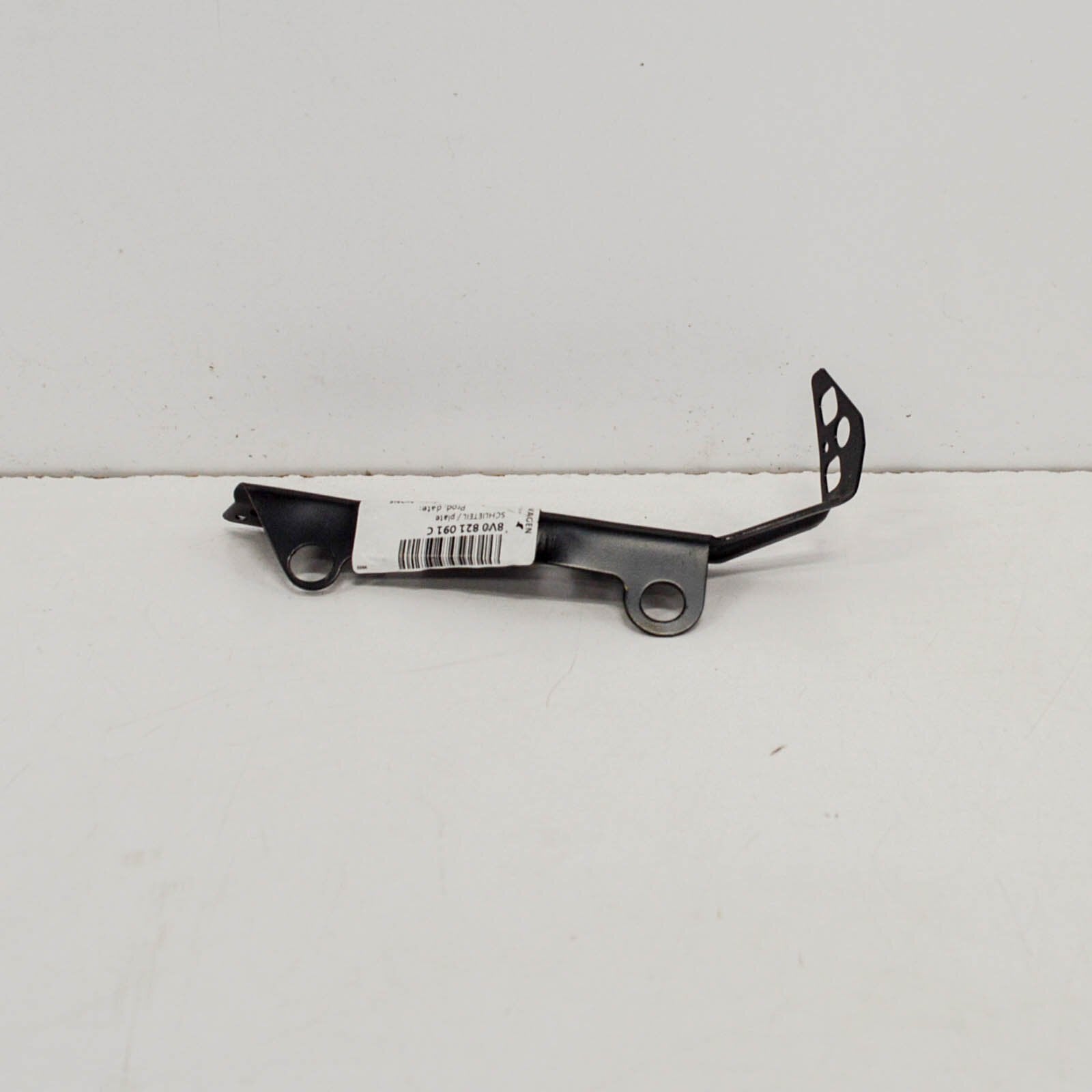 NEW AUDI A3 8V FRONT LEFT SIDE FENDER BRACKET 8V0821091C ORIGINAL