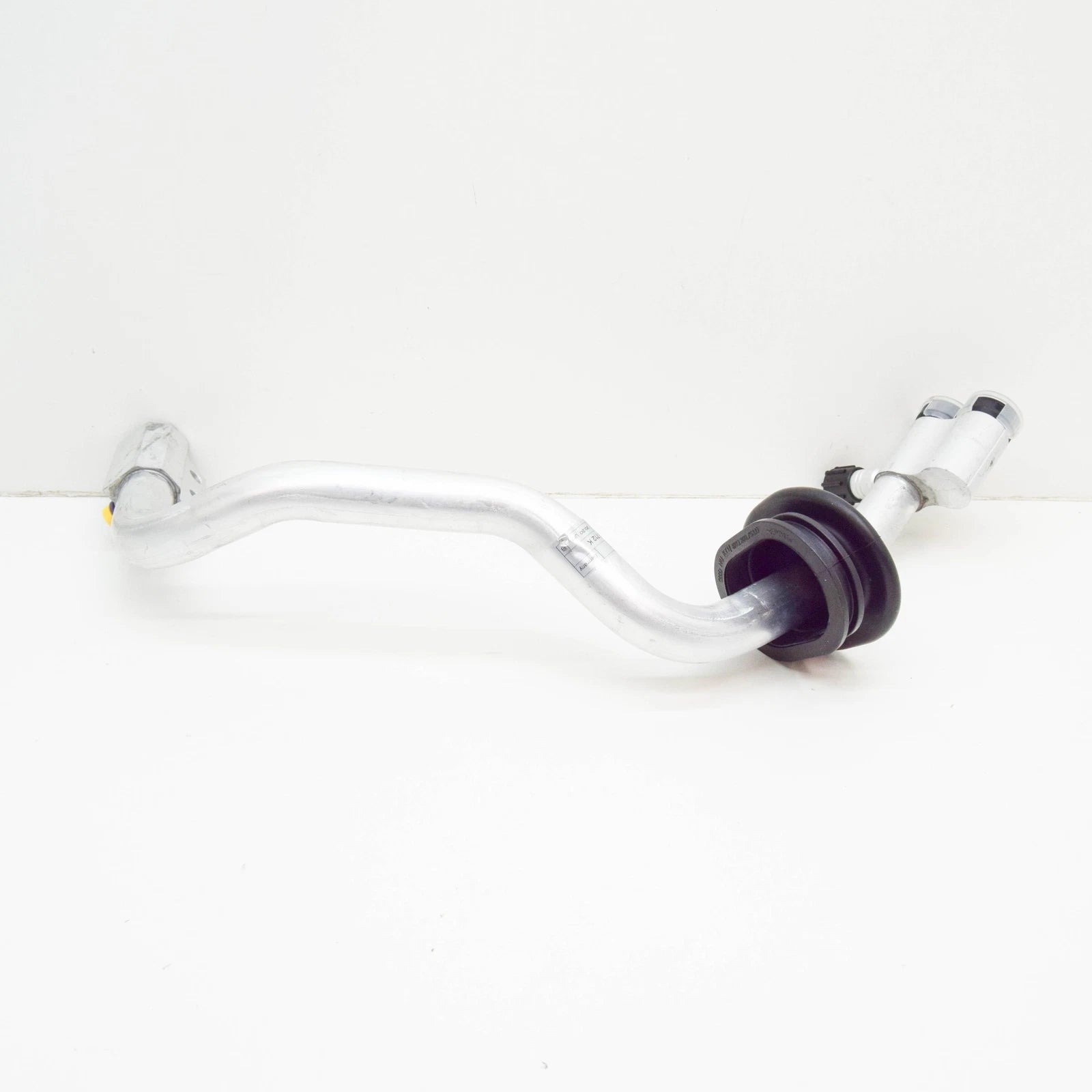 NEW AUDI A4 AVANT B8 A/C REFRIGERANT PIPE LHD 8K1260712K ORIGINAL