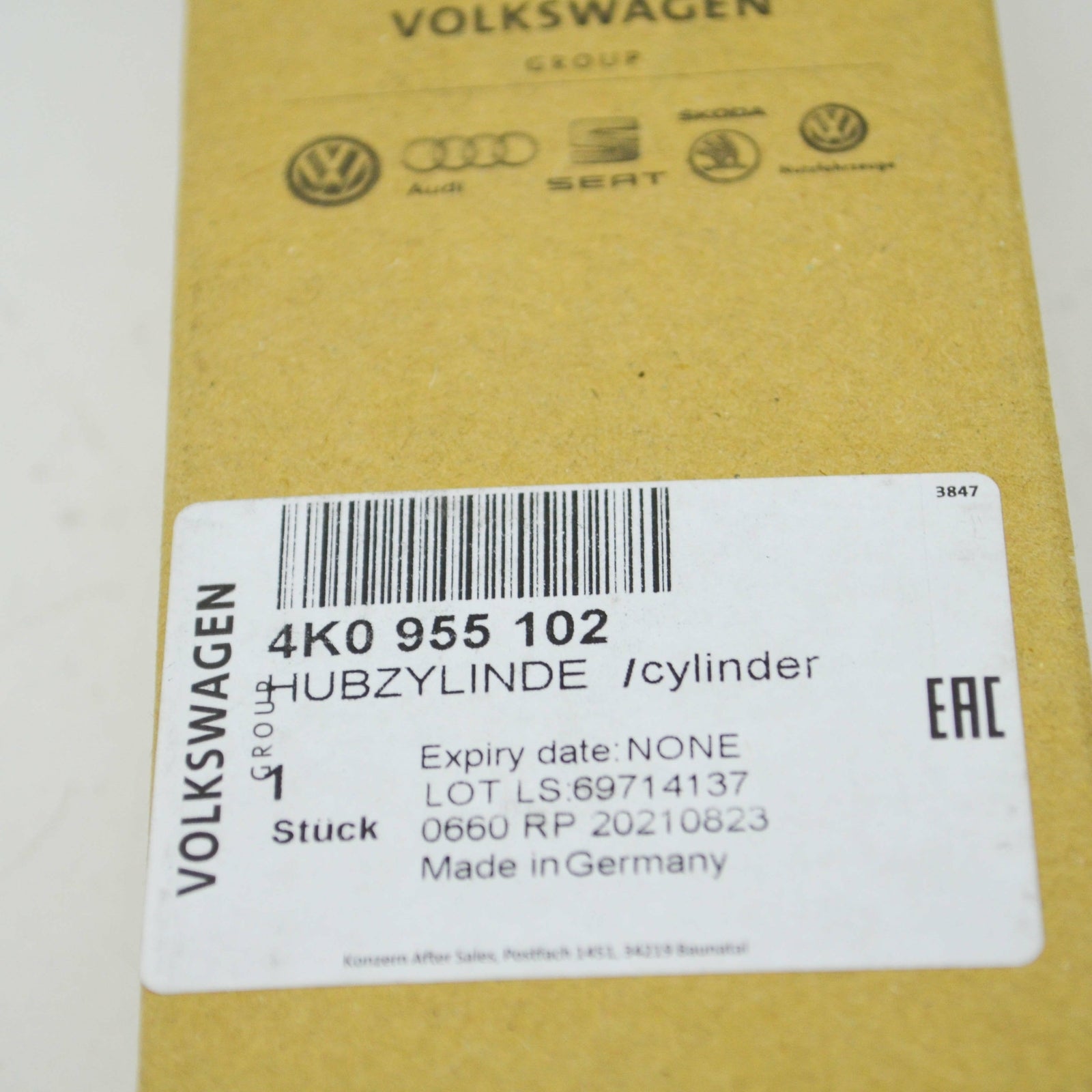 NEW AUDI A6 C8 FRONT BUMPER RIGHT HEADLIGHT WASHER CYLINDER 4K0955102 ORIGINAL