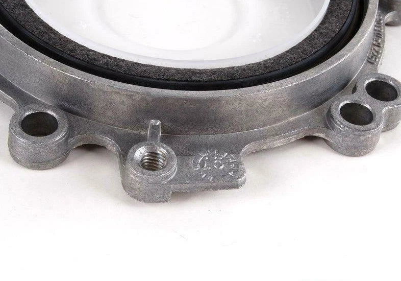 NEW AUDI A1 8X REAR CRANKSHAFT SEALING FLANGE 06A103171A