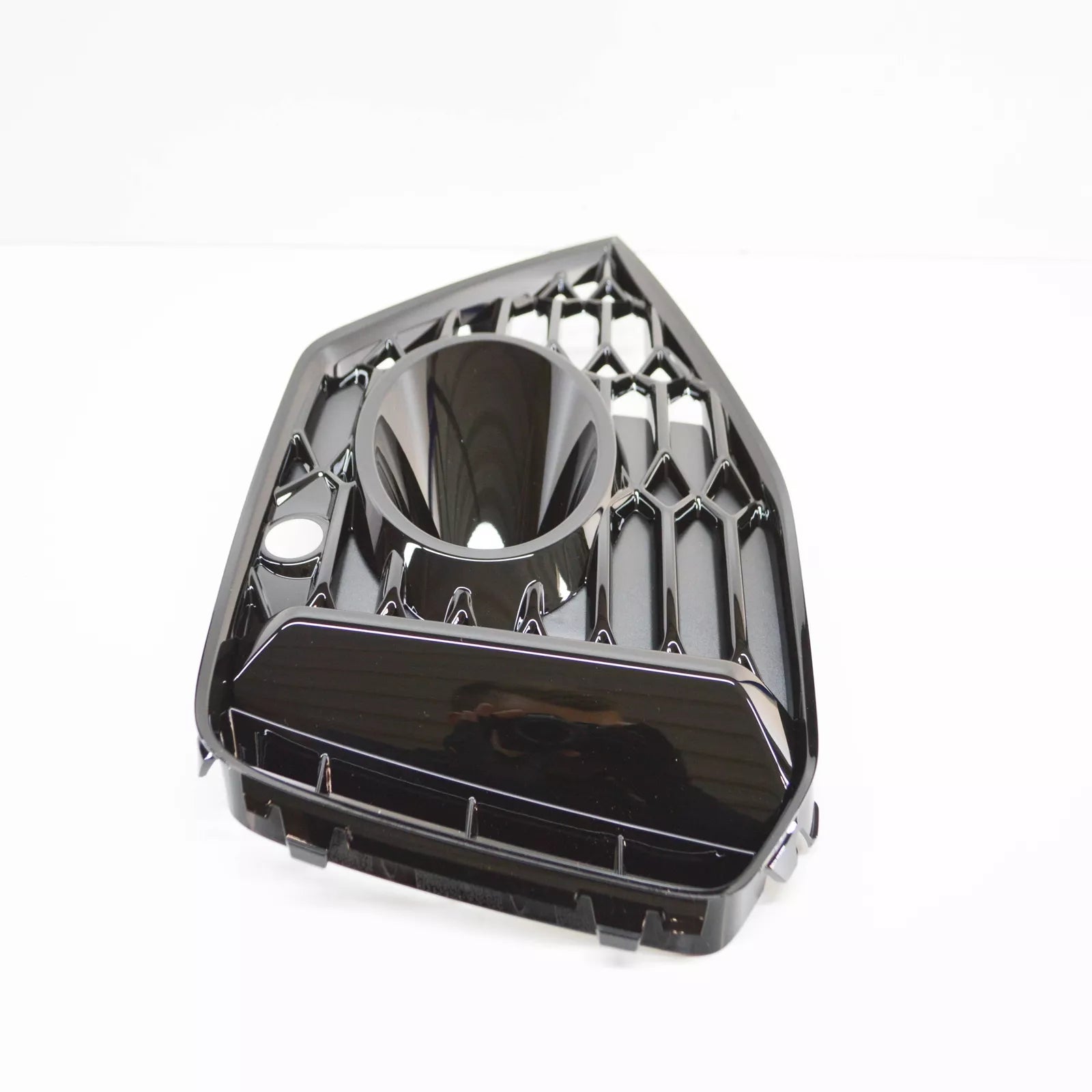 NEW AUDI A4 AVANT B9 FRONT RIGHT AIR GUIDE GRILLE 8W0807682AST94