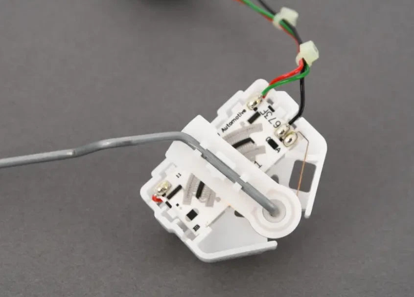 NEW AUDI Q3 8U LEFT FUEL GAUGE SENSOR 5N0919673S