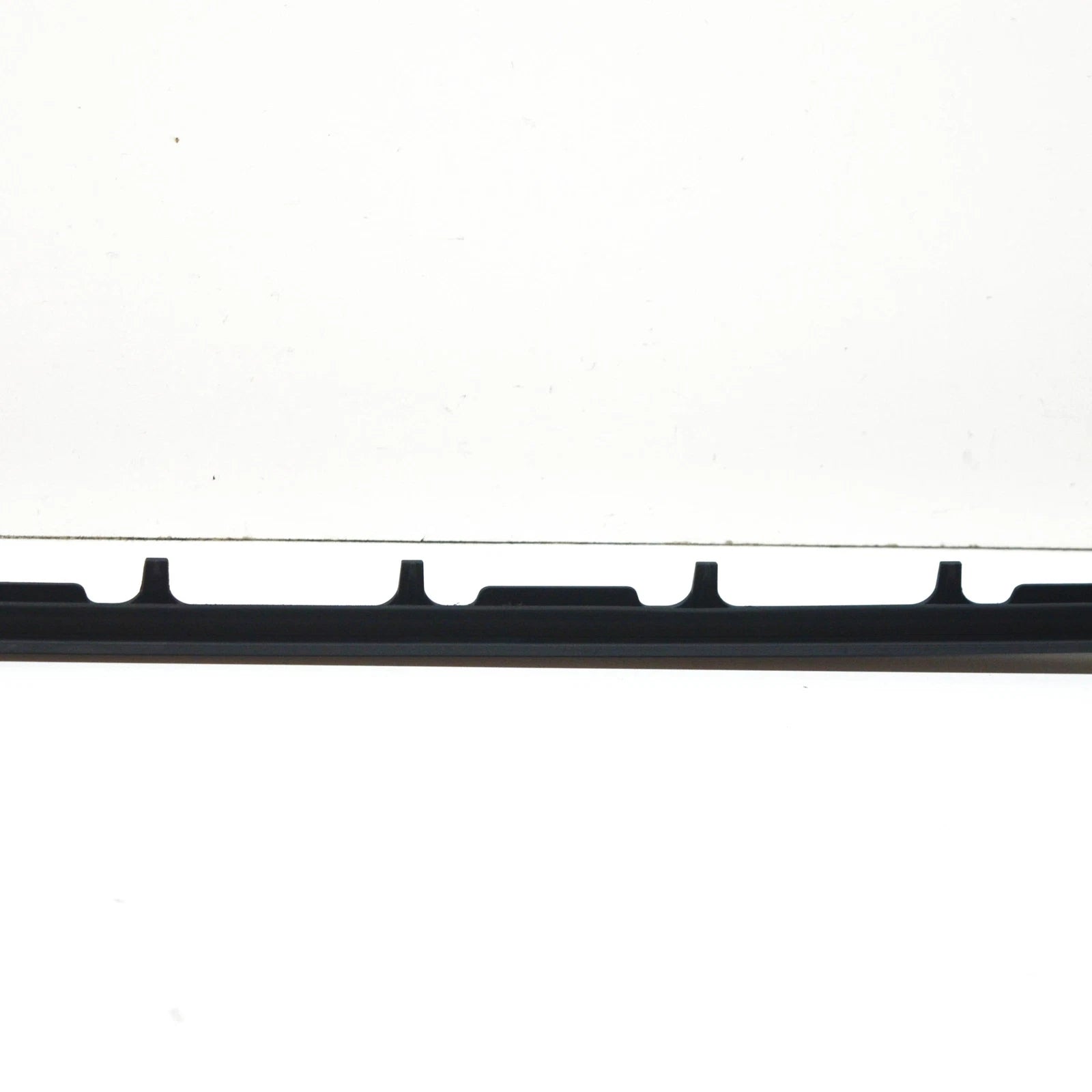 NEW BMW 2 F45 FRONT WINDSHIELD RIGHT VERTICAL TRIM DRIP 51317301036 ORIGINAL