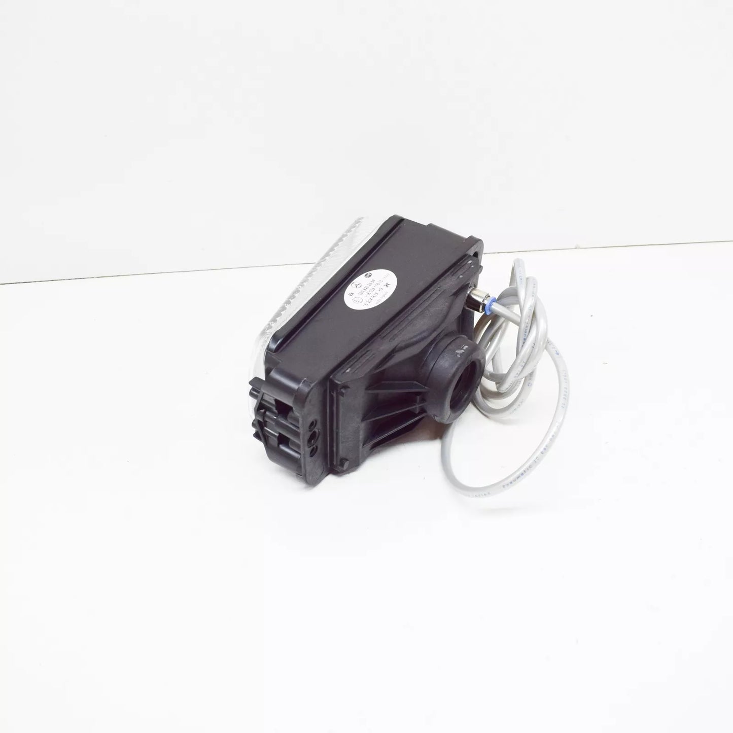 NEW MERCEDES-BENZ G W463 FRONT RIGHT FOG LIGHT A002820285664 ORIGINAL