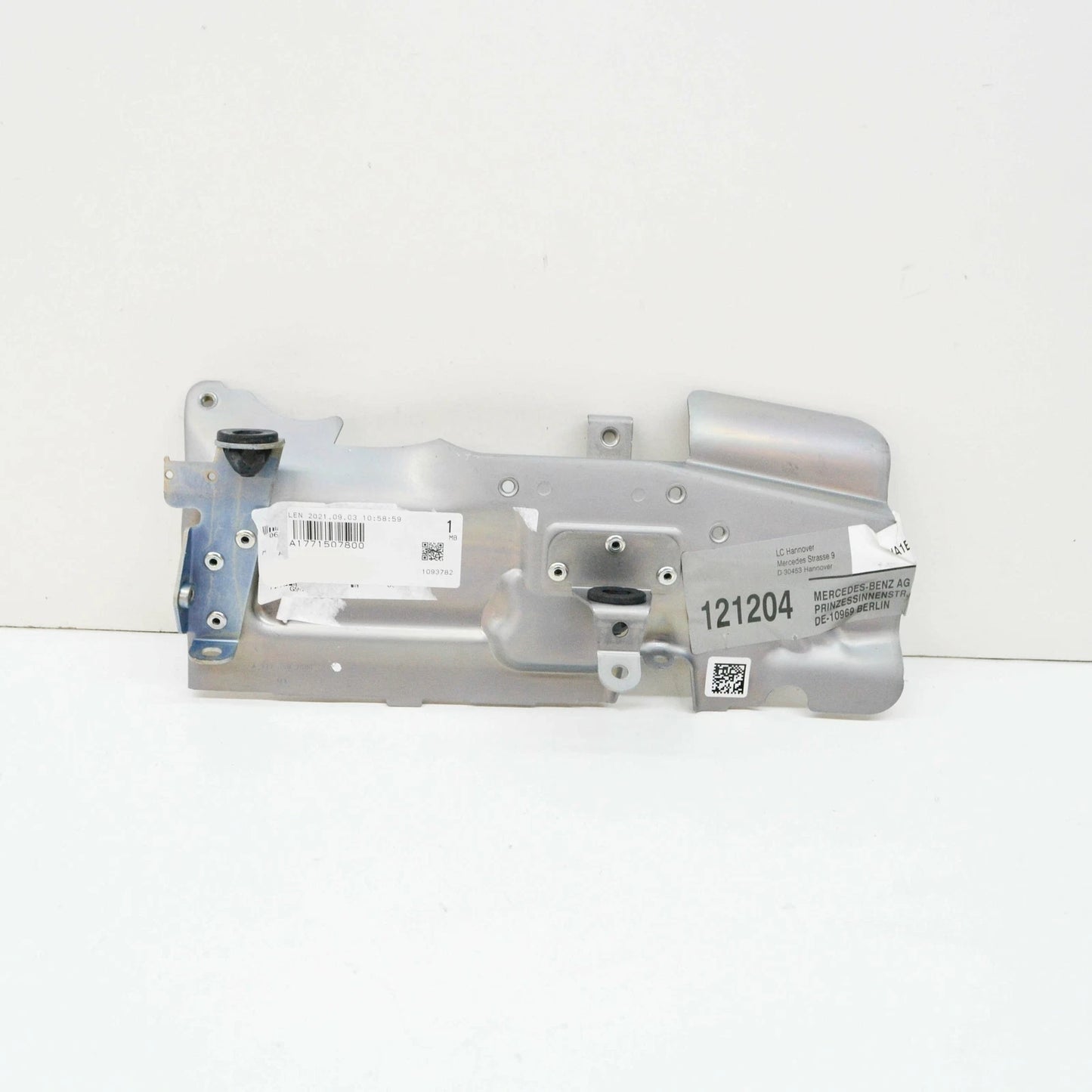 NEW MERCEDES-BENZ C W205 RIGHT SIDE HEAT SCREENING PLATE A1771507800 ORIGINAL