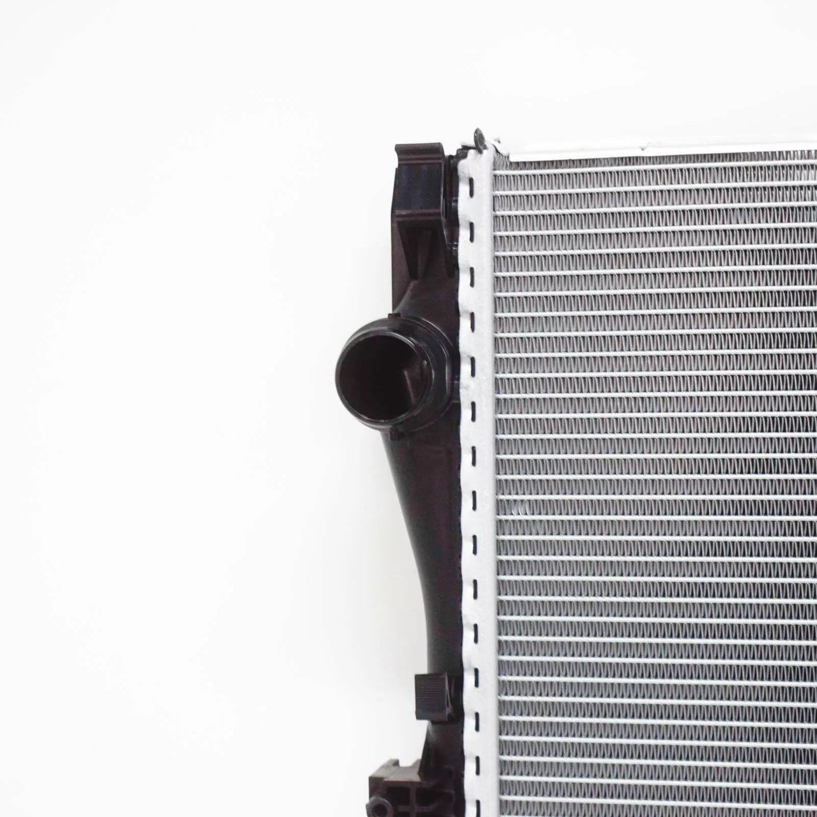 NEW MERCEDES-BENZ C-CLASS W205 ENGINE COOLANT RADIATOR A0995001703 ORIGINAL