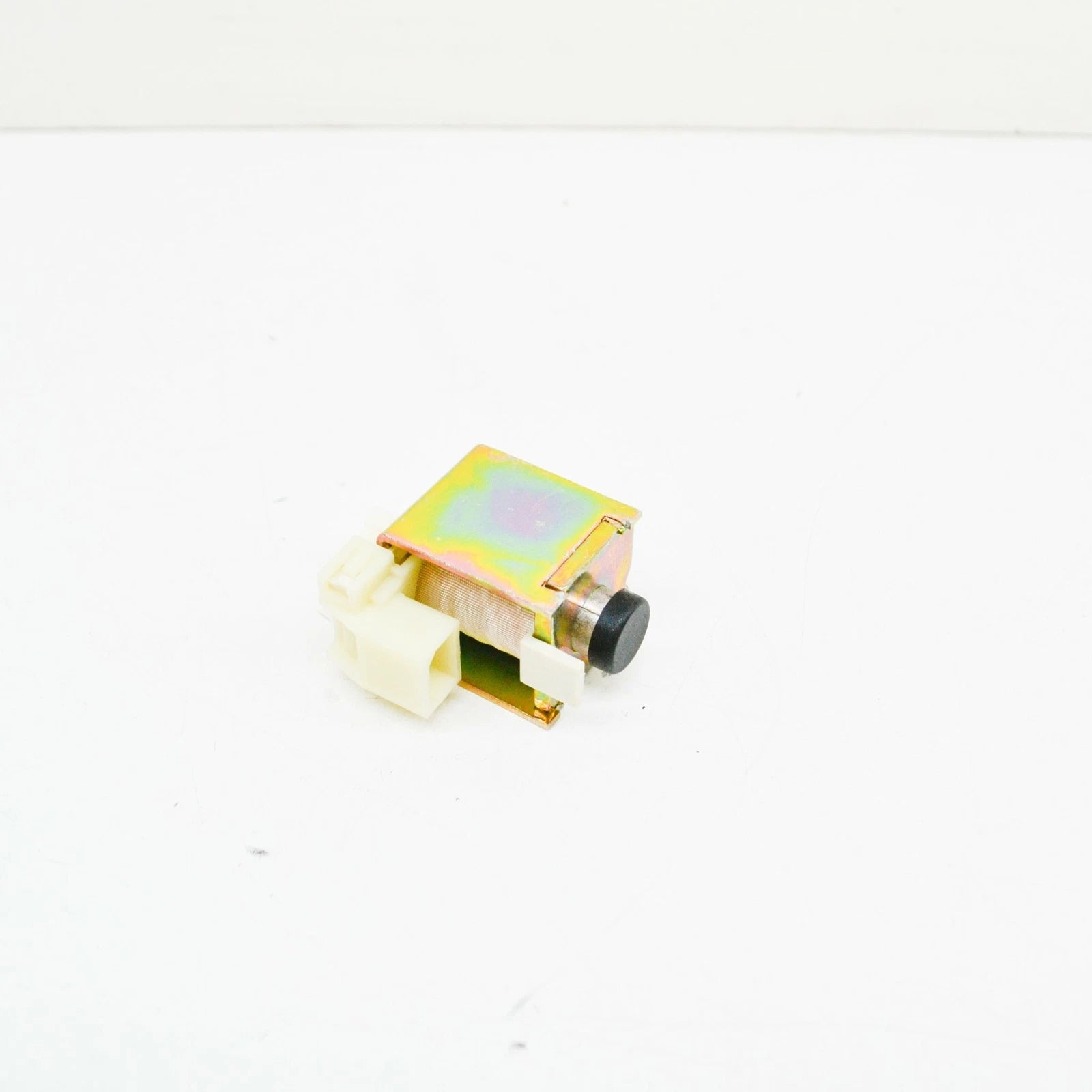 NEW AUDI A4 B7 SHIFT LOCK SOLENOID 8E0927353A ORIGINAL