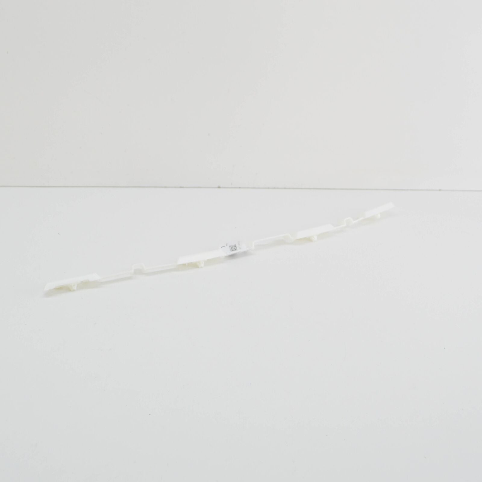 NEW MERCEDES-BENZ C W204 LEFT ROCKER MOULDING MOUNT BRACKET A2046980162 ORIGINAL