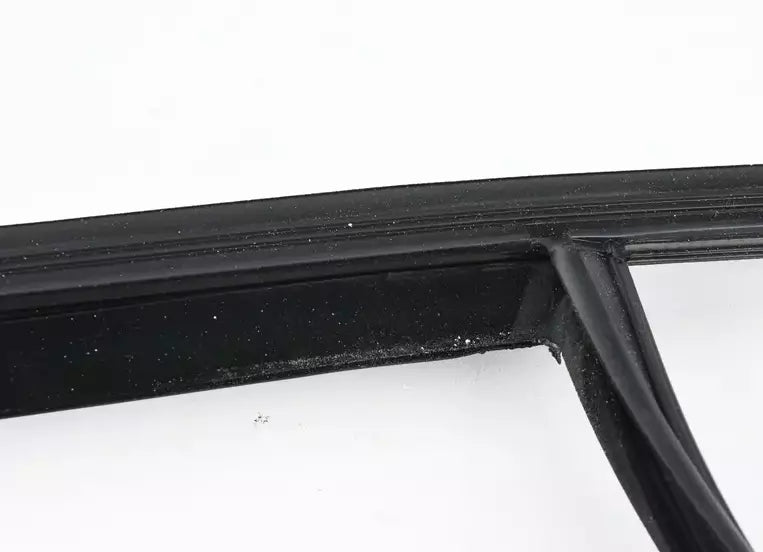 NEW BMW X5 F15 REAR LEFT DOOR WINDOW GUIDE 51357289667 7289667 ORIGINAL