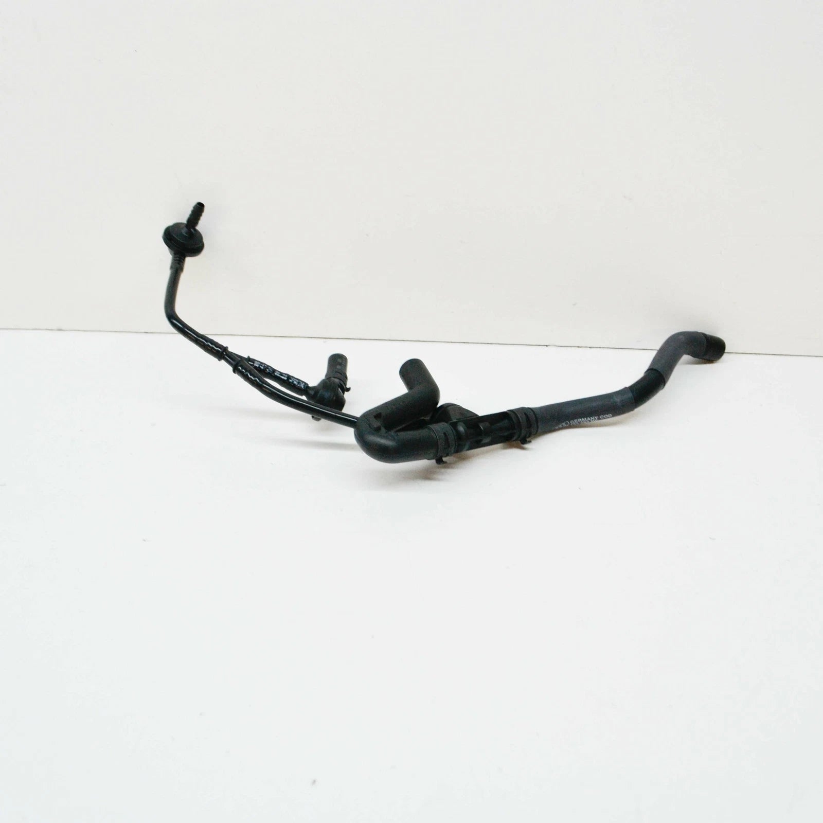 NEW AUDI A4 B7 VACUUM PIPE WITH SUCTION JET PUMP 06B133751AT