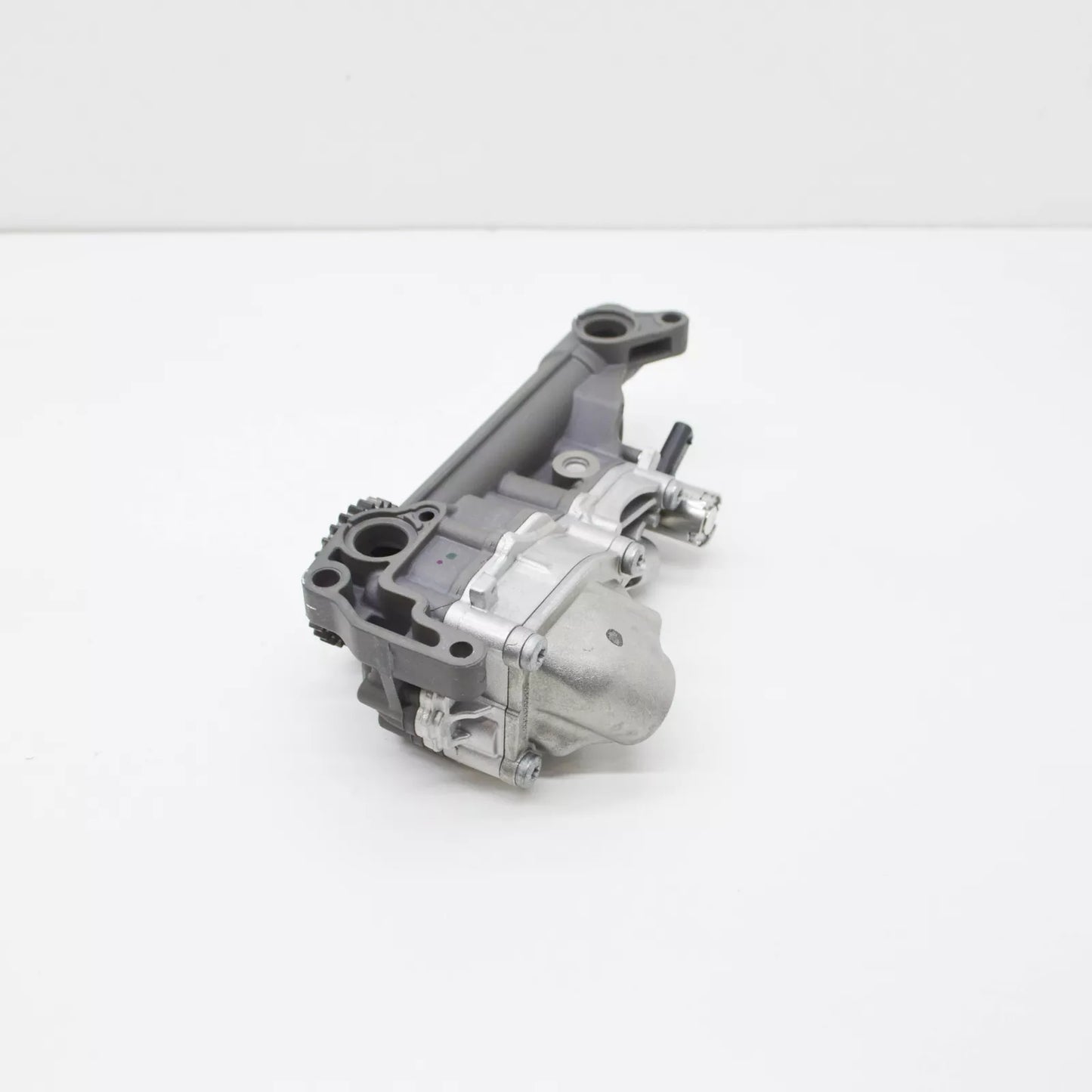 NEW MERCEDES-BENZ A W177 VANE OIL PUMP A2701800700 ORIGINAL