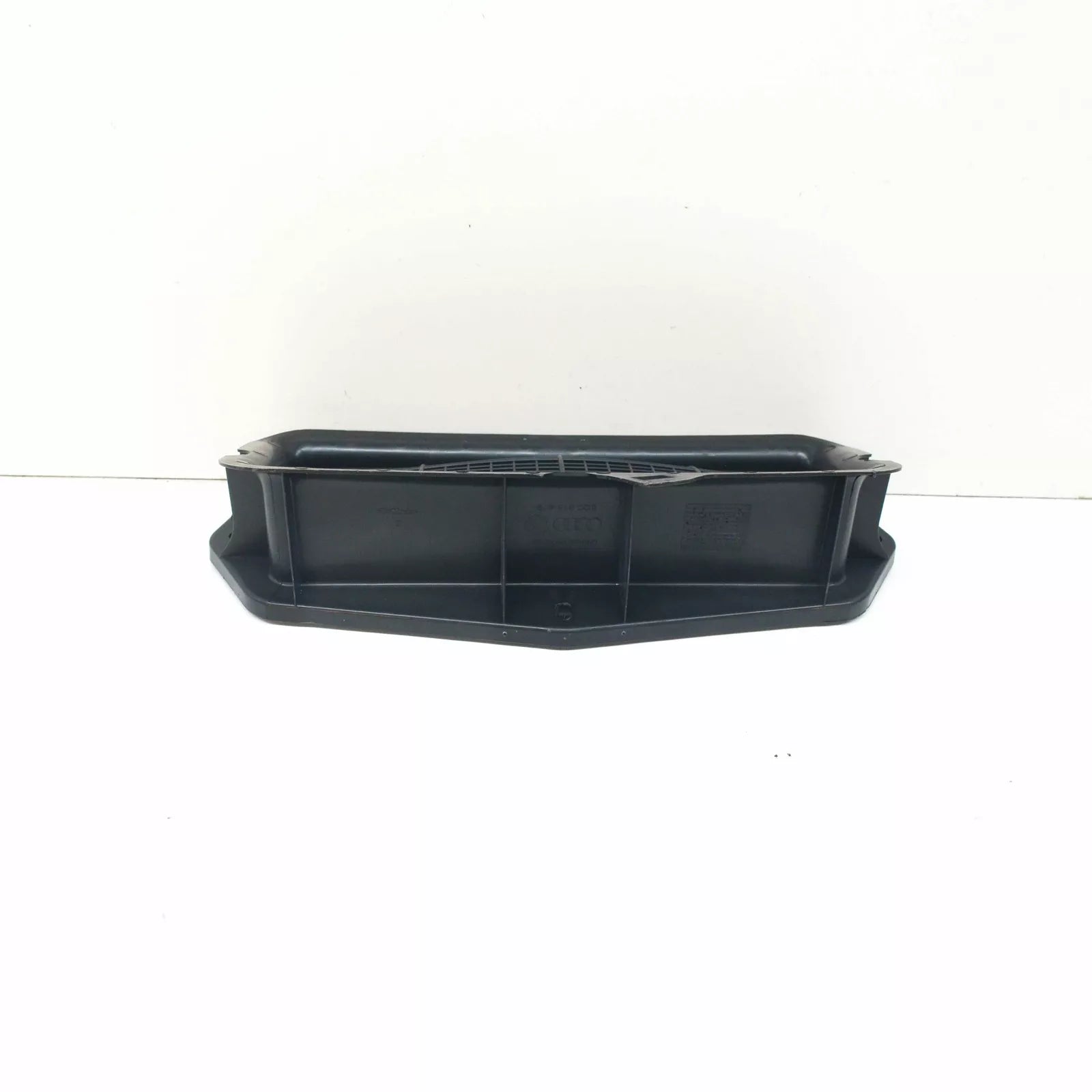 NEW AUDI A3 8V CENTER UPPER EXTERIOR AIR DUCT GRILLE 5Q0815479