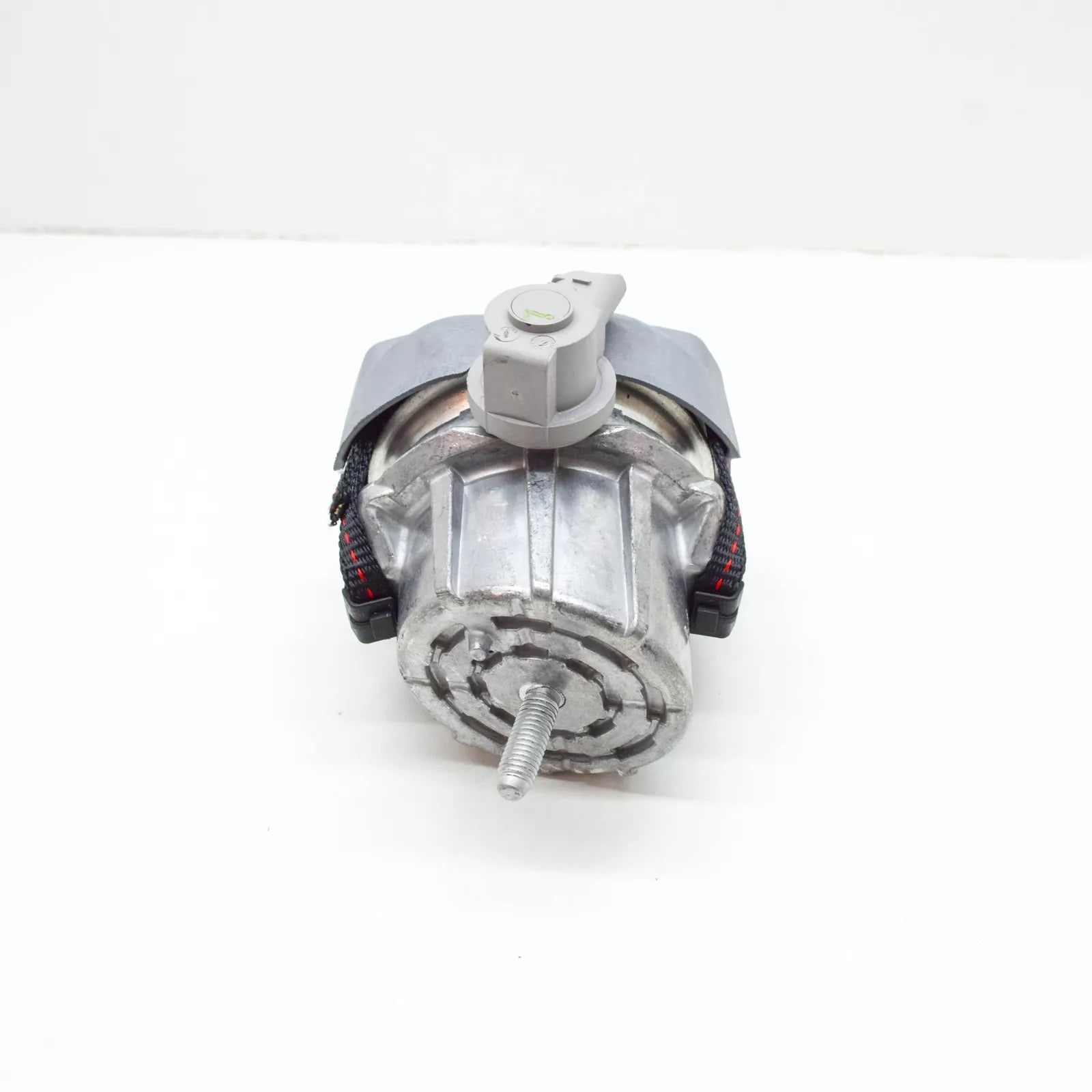 NEW AUDI A6 C6 RIGHT SIDE ENGINE HYDRO MOUNT 4F0199382BP ORIGINAL