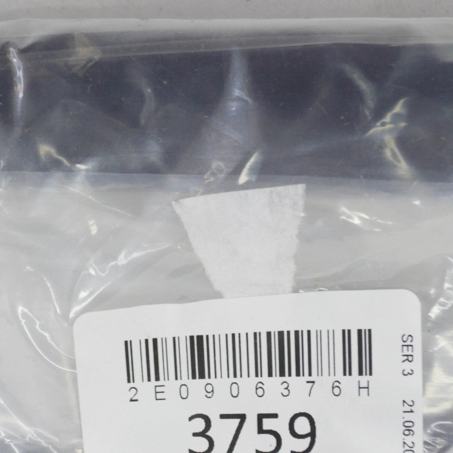 NEW VW CRAFTER 2F REAR RIGHT WING DOOR GROMMET 2E0906376H ORIGINAL