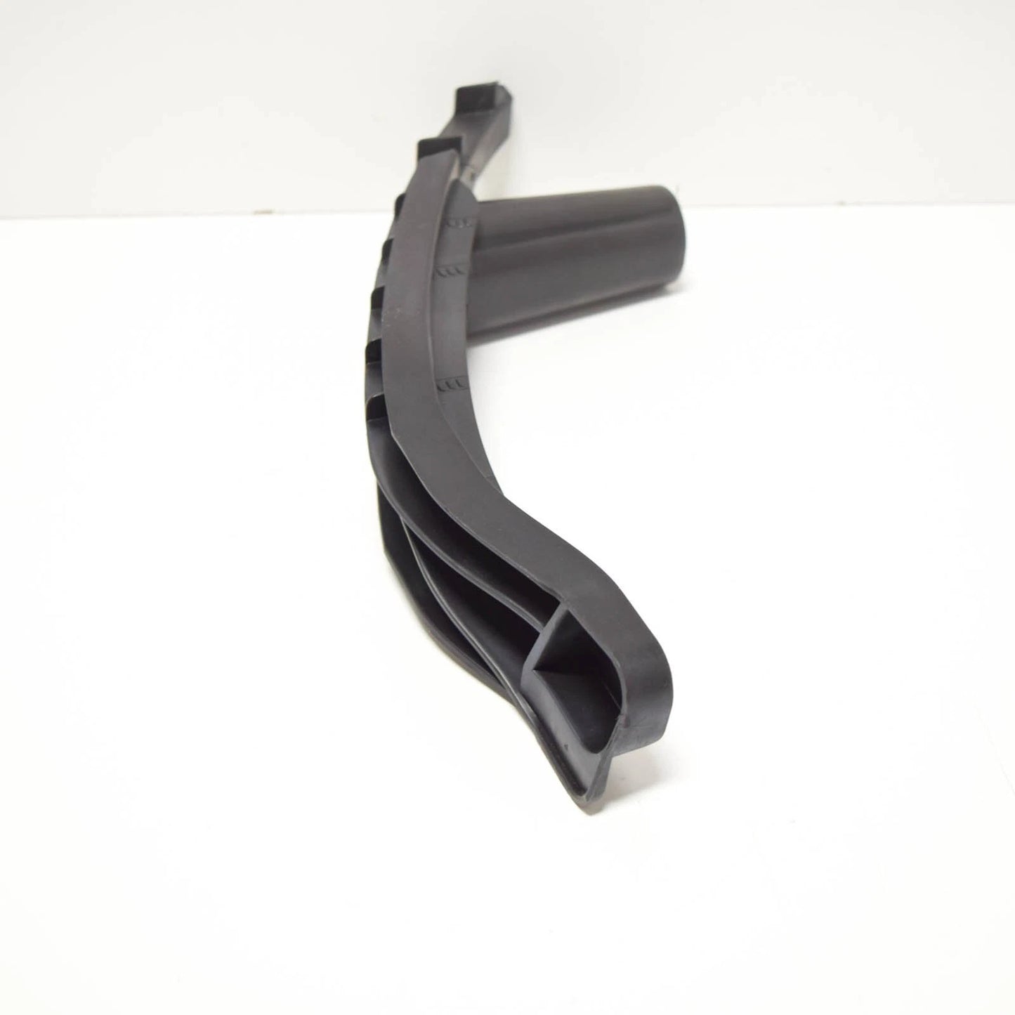 NEW VOLKSWAGEN GOLF MK5 FRONT BUMPER RIGHT GUIDE 1K0807890B ORIGINAL