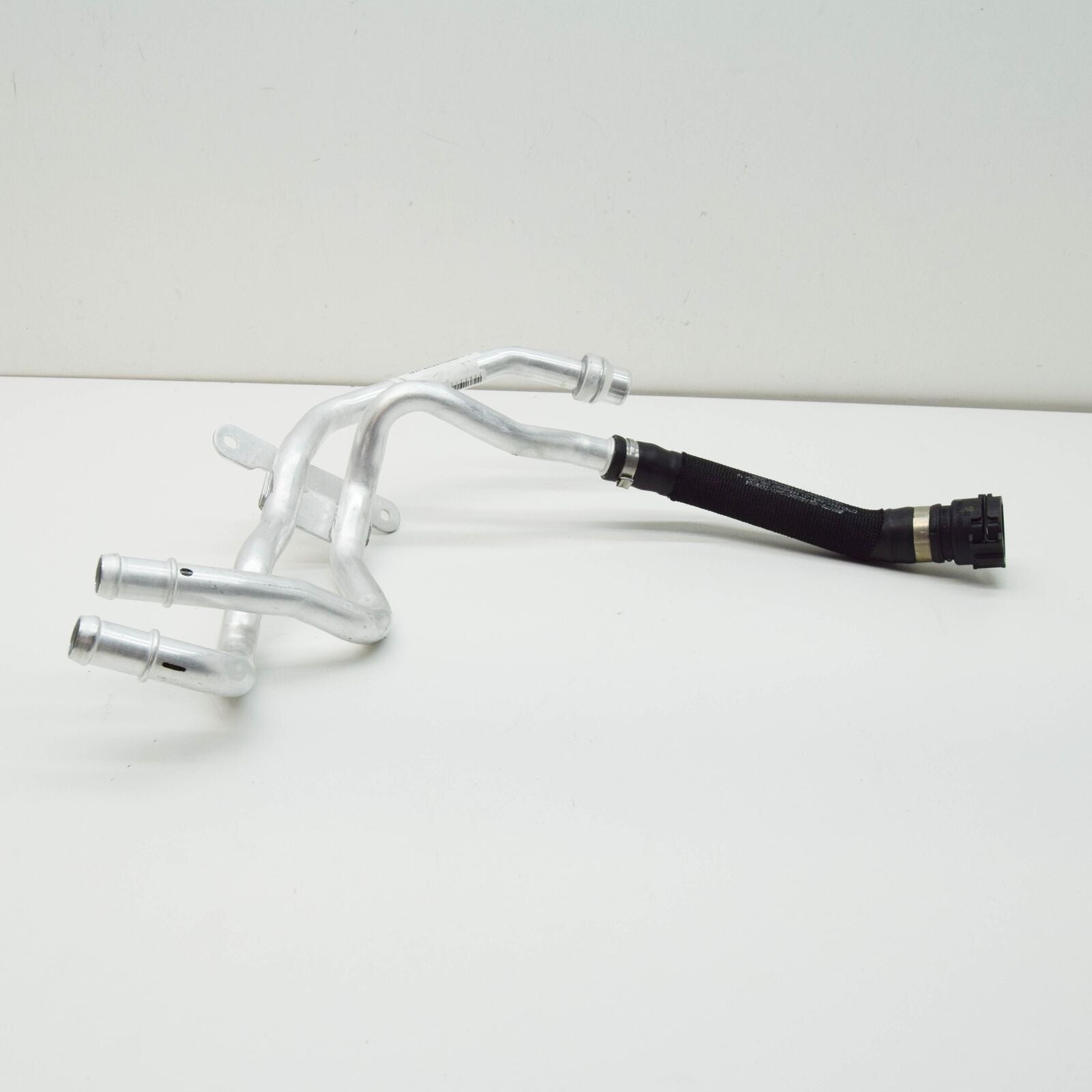 NEW MERCEDES-BENZ SL R232 COOLANT HOSE PIPE A2325012401 ORIGINAL