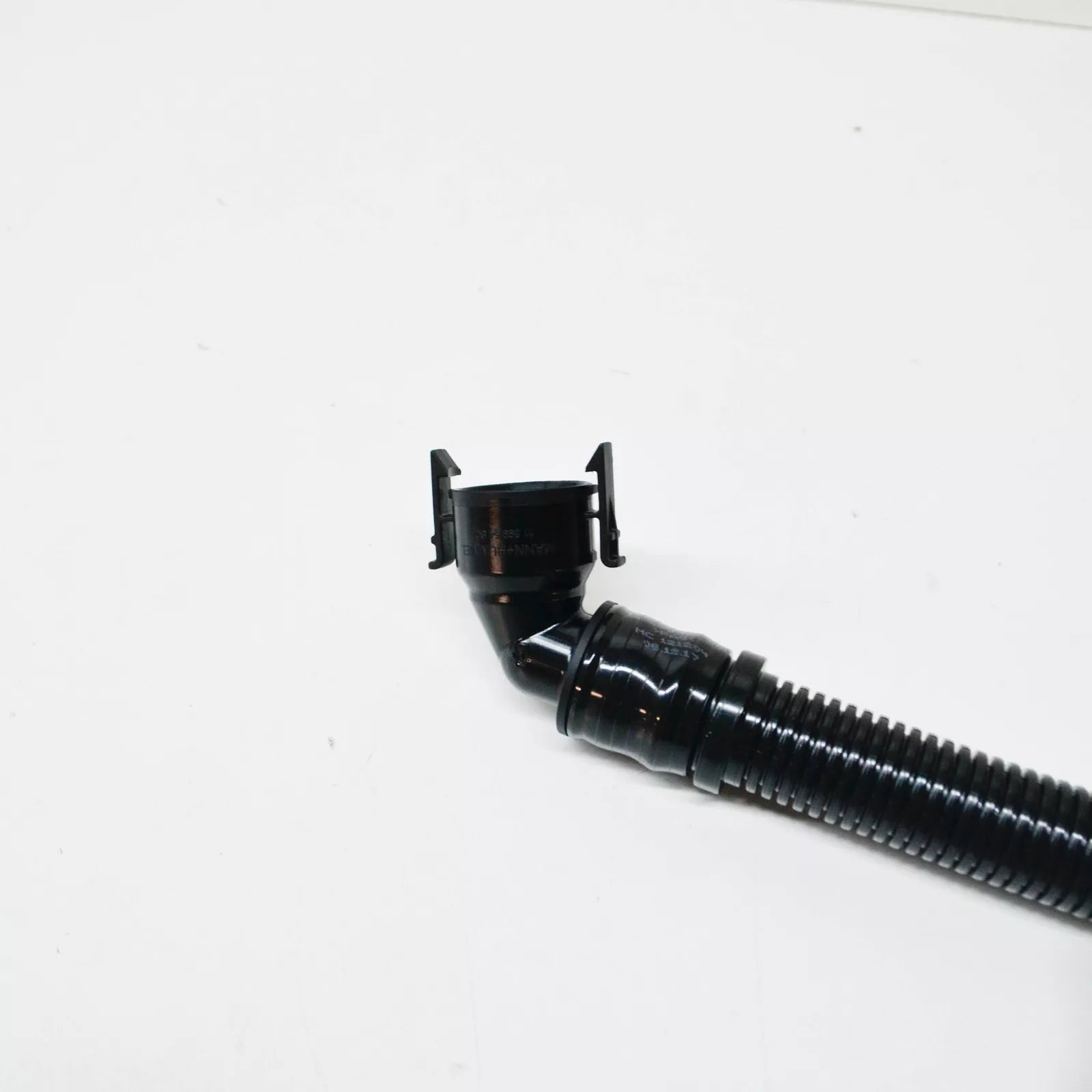 NEW BMW 5 F10 INTAKE SILENCER AIR DUCT PIPE 13718579138 8579138 ORIGINAL