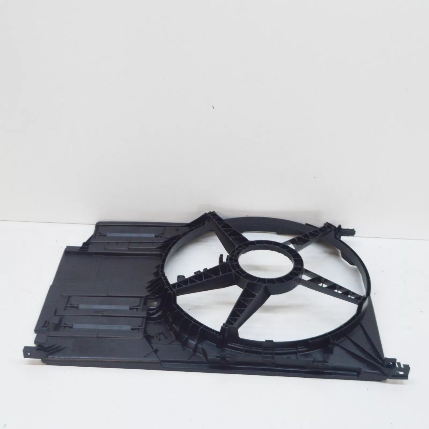 NEW BMW F45 F46 F55 F56 3 DOORS RADIATOR FAN SHROUD 7637188 17427637188 ORIGINAL