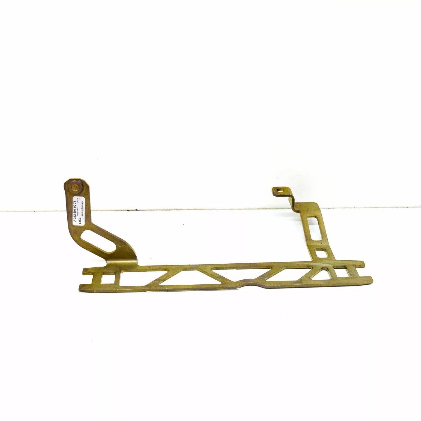 NEW MERCEDES-BENZ E-CLASS W212 LEFT WHEEL ARCH COOLER BRACKET A2125010071