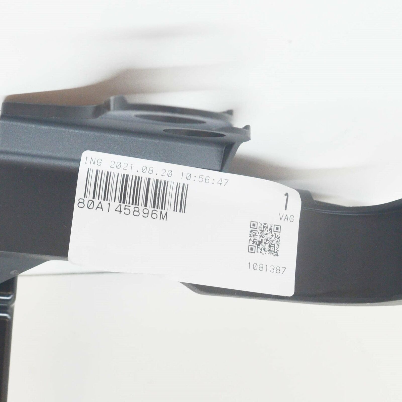 NEW AUDI Q5 FY ADDITIONAL WATER PUMP BRACKET 80A145896M 2017 ORIGINAL