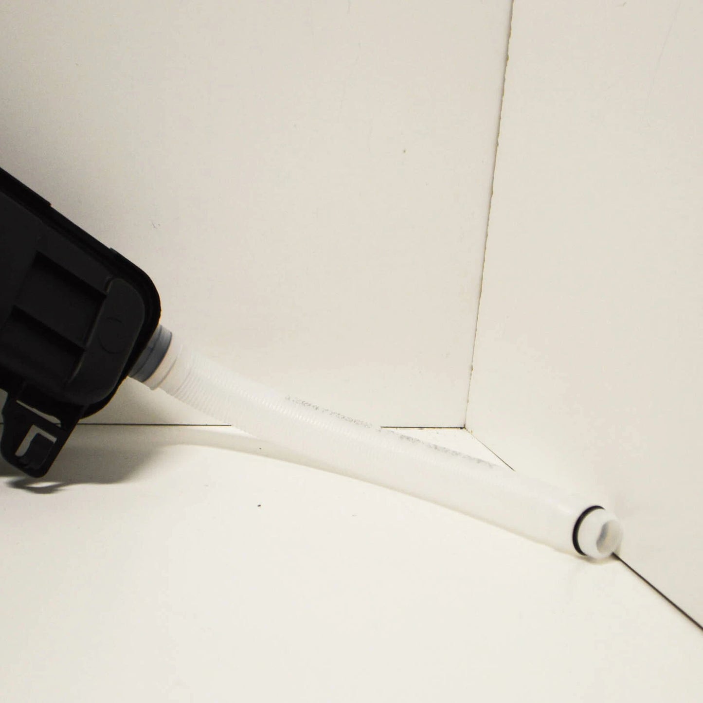 NEW BMW X5 G05 WINDSHIELD WASHER RESERVOIR FLUID TANK 61667932311 ORIGINAL