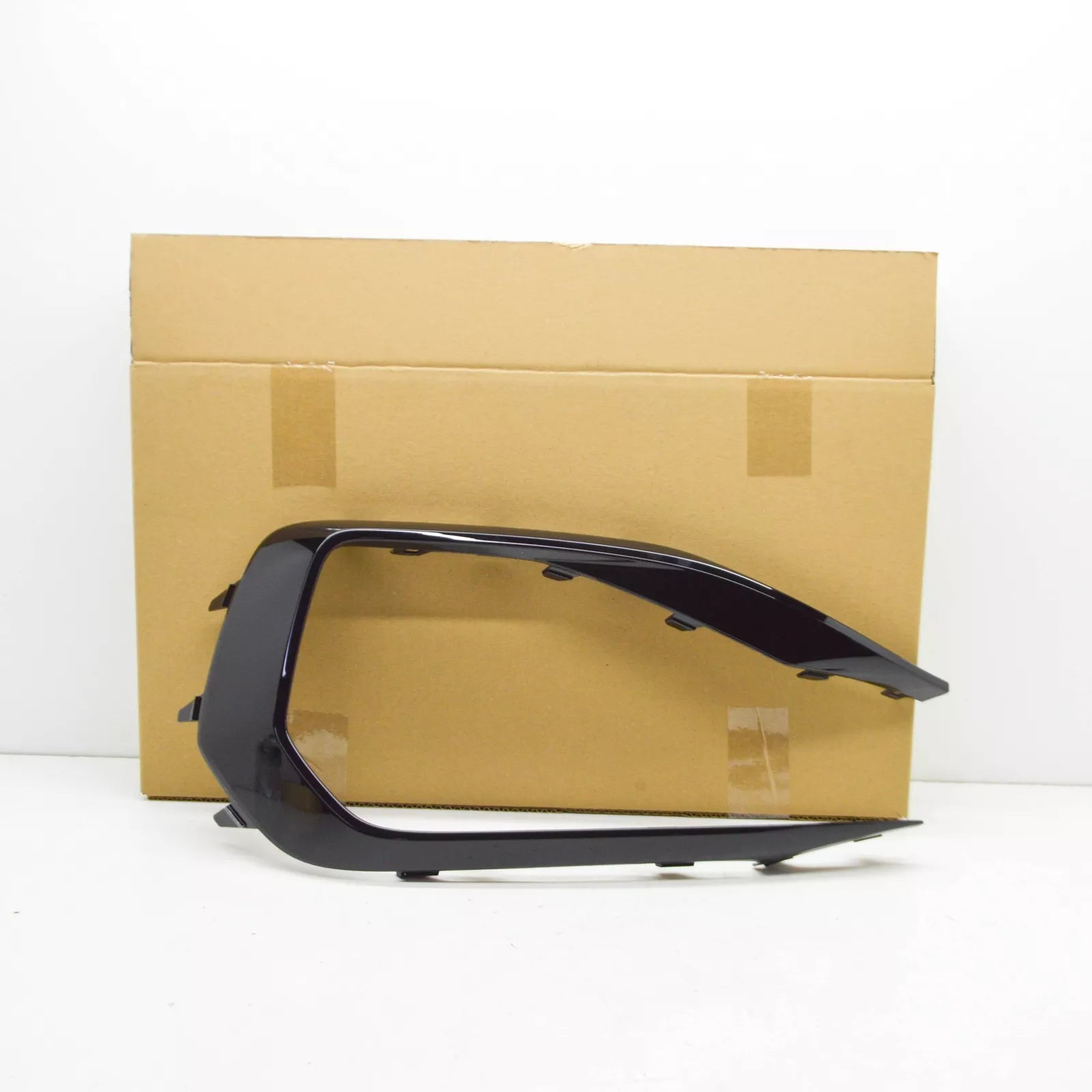 NEW VOLKSWAGEN PASSAT ALLTRACK B8 FRONT BUMPER RIGHT TRIM 561853212B041