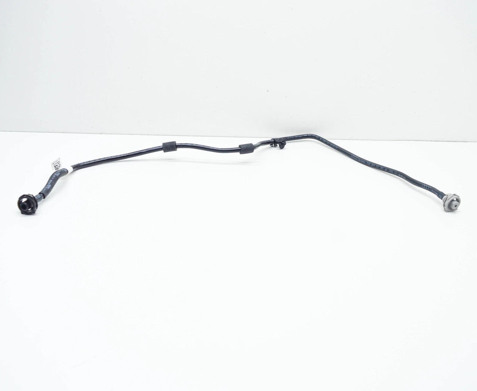 NEW AUDI A4 AVANT B9 ENGINE OWERFLOW COOLANT BREATHER LINE 8W0121081DA ORIGINAL