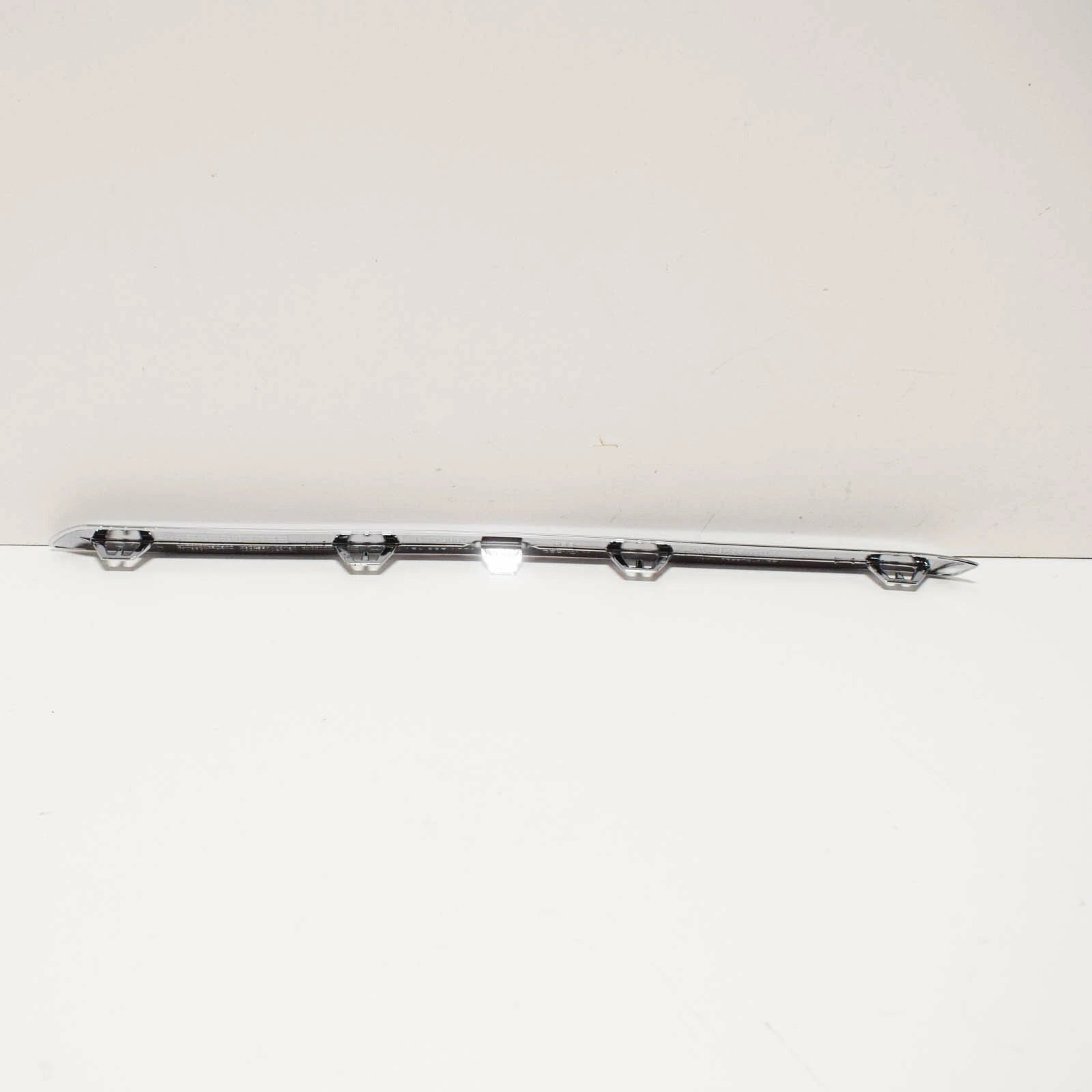 NEW MERCEDES-BENZ GLA X156 FRONT RIGHT BOTTOM ORNAMENTAL TRIM A1568851221