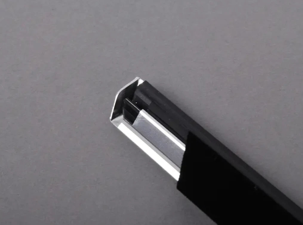 NEW BMW X5 E70 REAR RIGHT DOOR WINDOW WEATHERSTRIP 7174394 51357174394 ORIGINAL