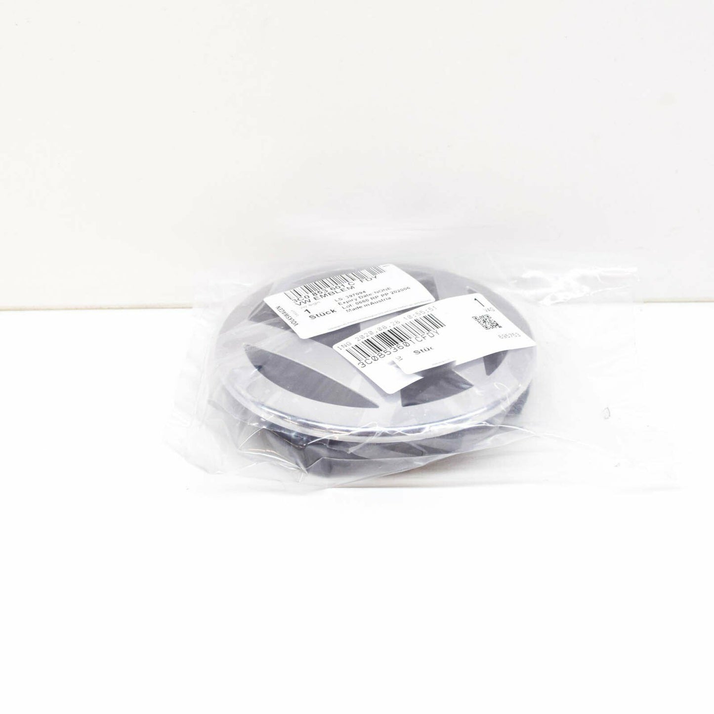 NEW VW TOUAREG 7L FRONT BUMPER GRILL EMBLEM BADGE 5.1" 3C0853601CFDY ORIGINAL