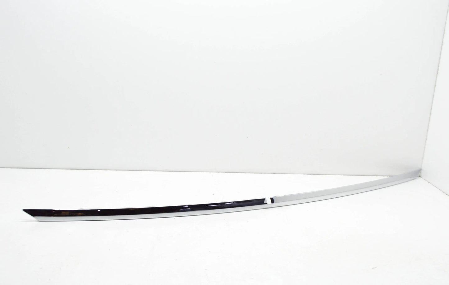 NEW BMW 7 F01, F02 REAR BUMPER CHROME STRIP MOULDING 51127301239 7301239