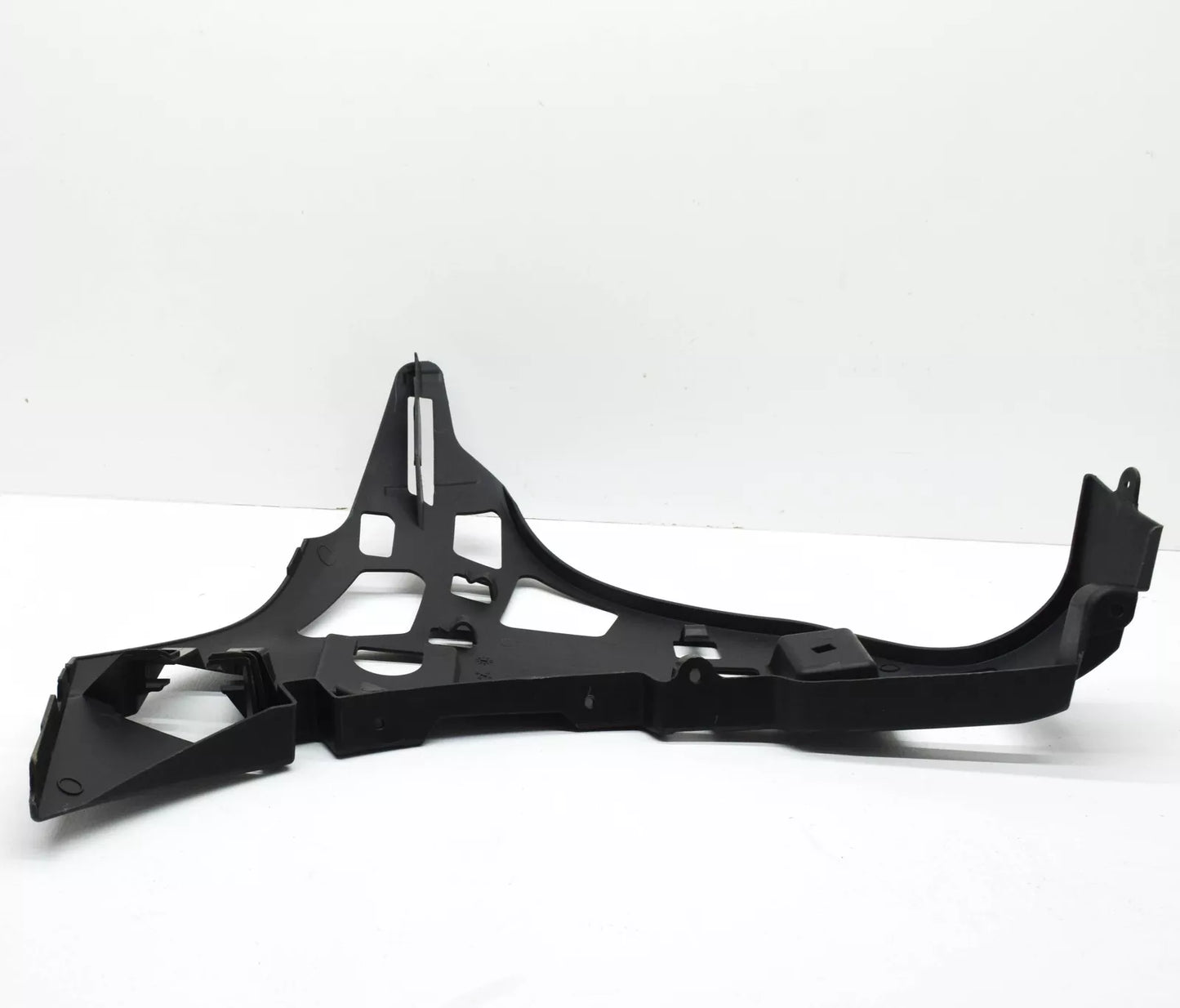 NEW MERCEDES-BENZ S W222 FRONT LEFT BUMPER BRACKET A2228858900 ORIGINAL