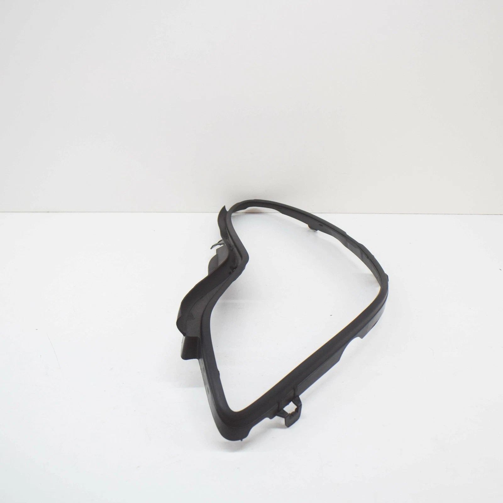 NEW MERCEDES-BENZ CLS C219 HEADLIGHT SEAL LEFT FRONT A2198200112 ORIGINAL