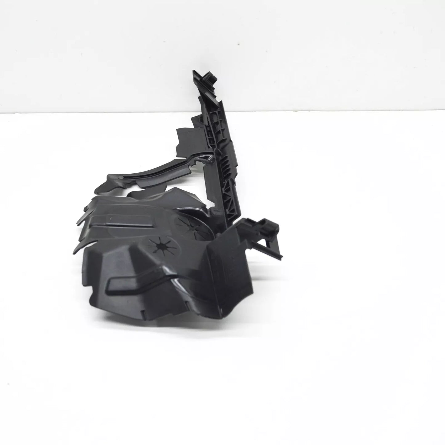 NEW VOLKSWAGEN JETTA MK7 A7 RIGHT RADIATOR AIR GUIDE 17A121284K ORIGINAL