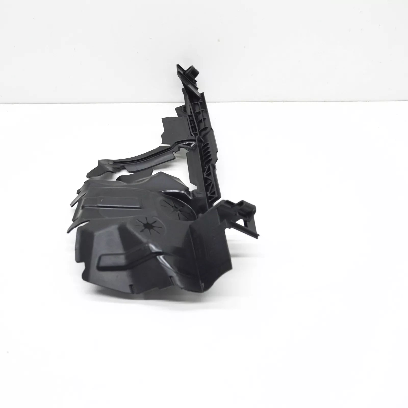 NEW VOLKSWAGEN JETTA MK7 A7 RIGHT RADIATOR AIR GUIDE 17A121284K ORIGINAL