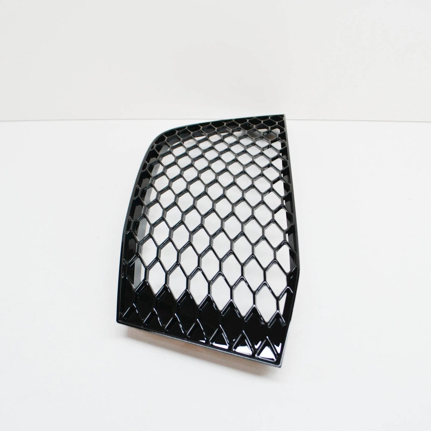 NEW AUDI RS3 8P FRONT BUMPER LEFT LOWER GRILLE 8P0807681AJT94 2011 ORIGINAL