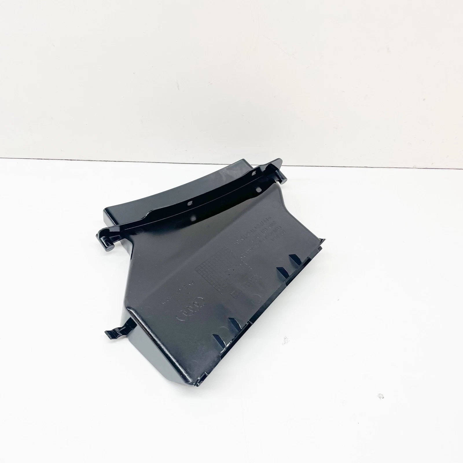 NEW AUDI RS4 B9 AVANT QUATTRO FRONT BUMPER RIGHT AIR GUIDE 8W0121764CT94